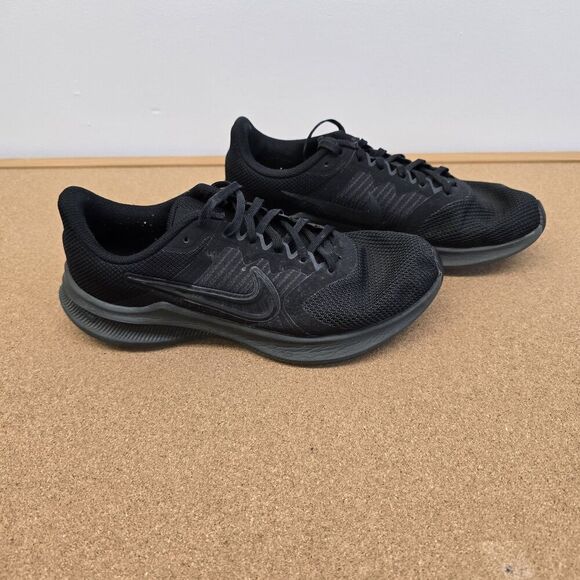 Nike Men's Downshifter 10 DJ2680-003 Black Sneakers Size 9.5 (S5) - Picture 3 of 7